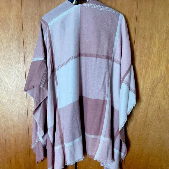 Lauren Conrad Blush and White Shawl - Picture 2 of 3